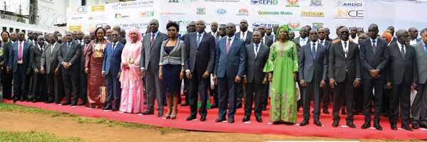 Photo de famille — 6ᵉ édition, Abidjan, Hôtel Ivoire, 2025